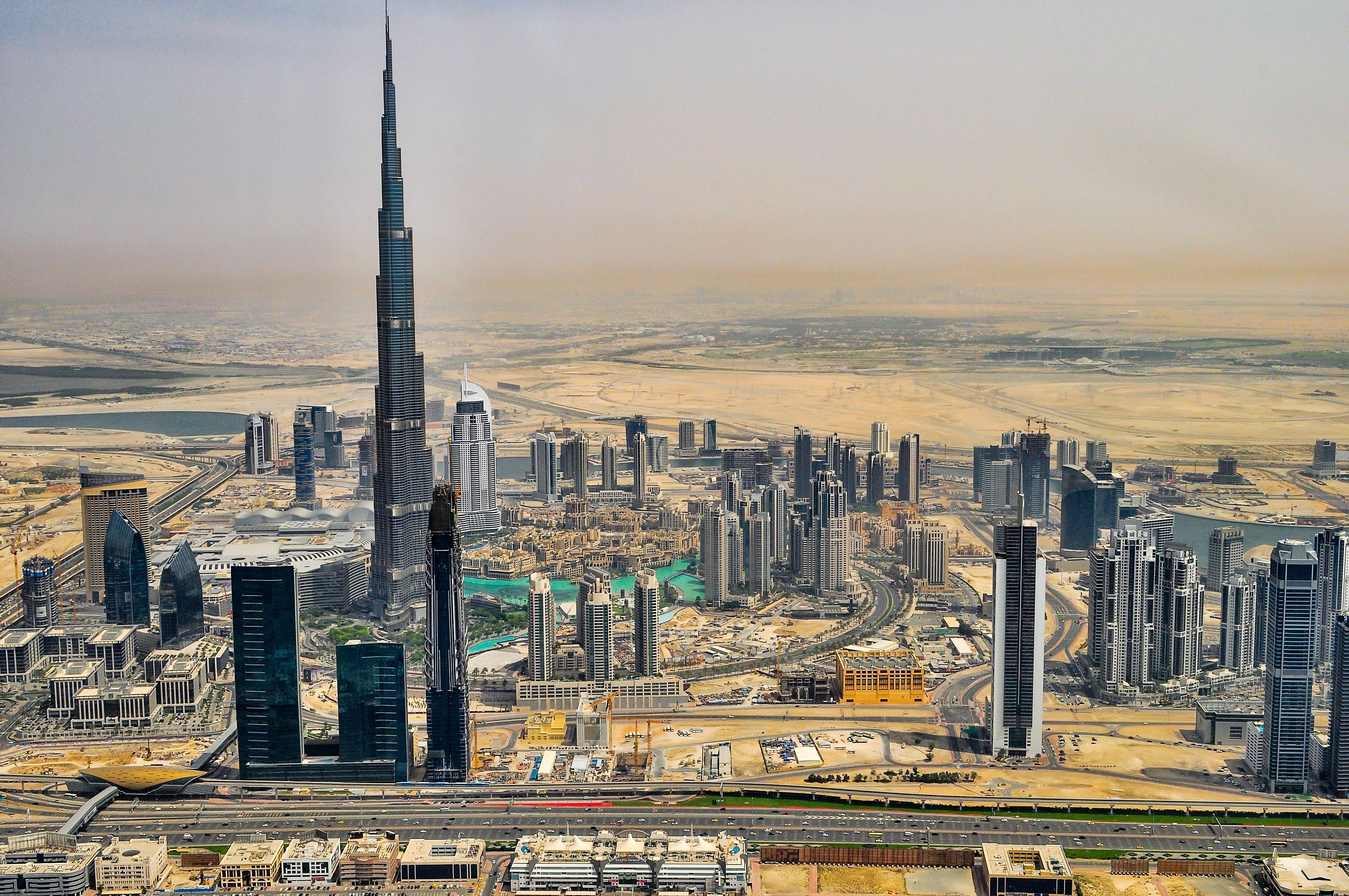 ARE__0__Dubai__Burj_Khalifa__L13__1p5C__photorealistic.jpg